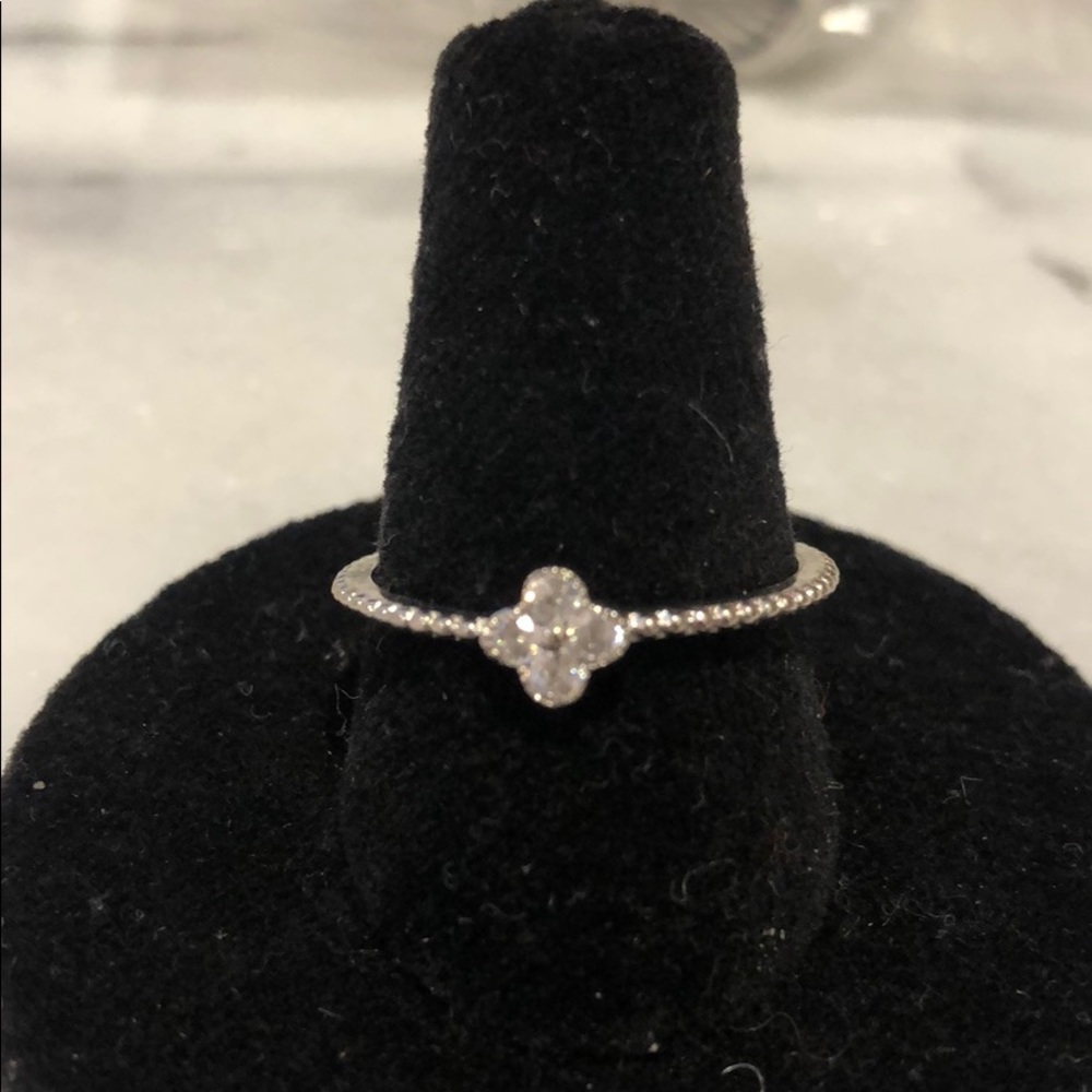 Cubic Zirconia Dainty Clover Ring, NWT sz 7 or 8